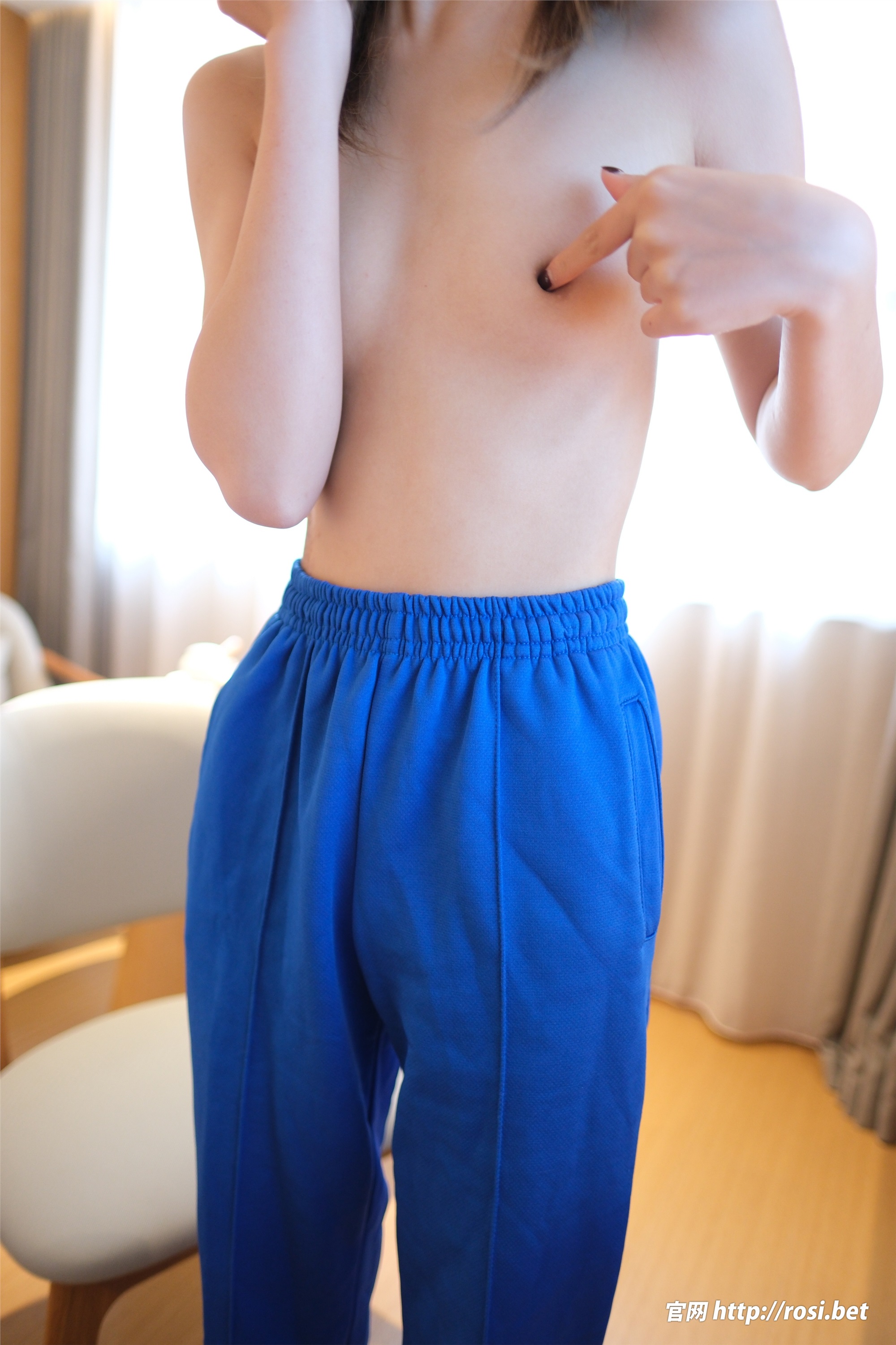 ROSI写真 2025.11.18 NO.5097